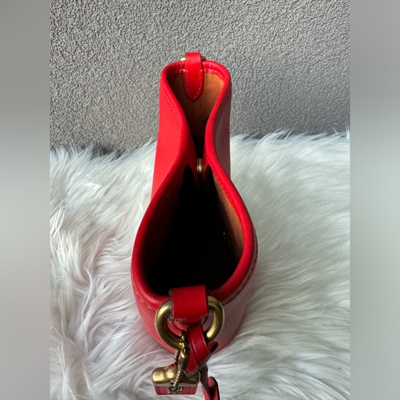 DAKOTA BUCKET BAG 16 - Picture 4 of 8